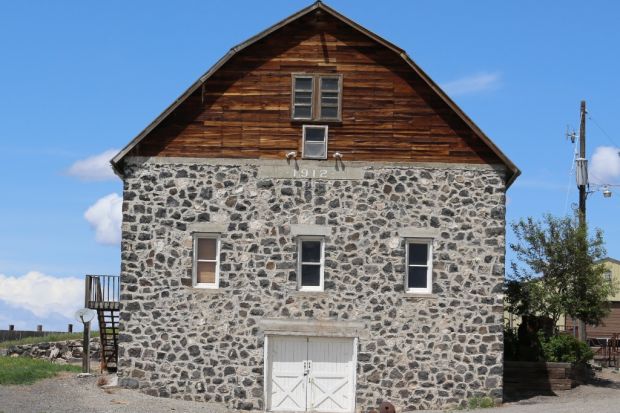 Barn